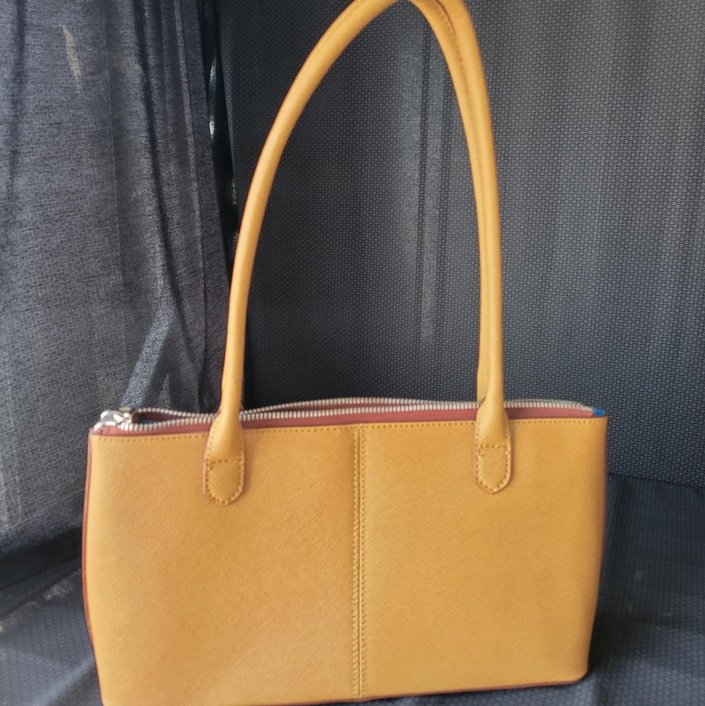 Slim shoulder bag